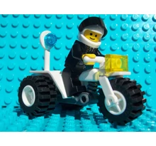 LEGO minifigura - Triciklis rendőr